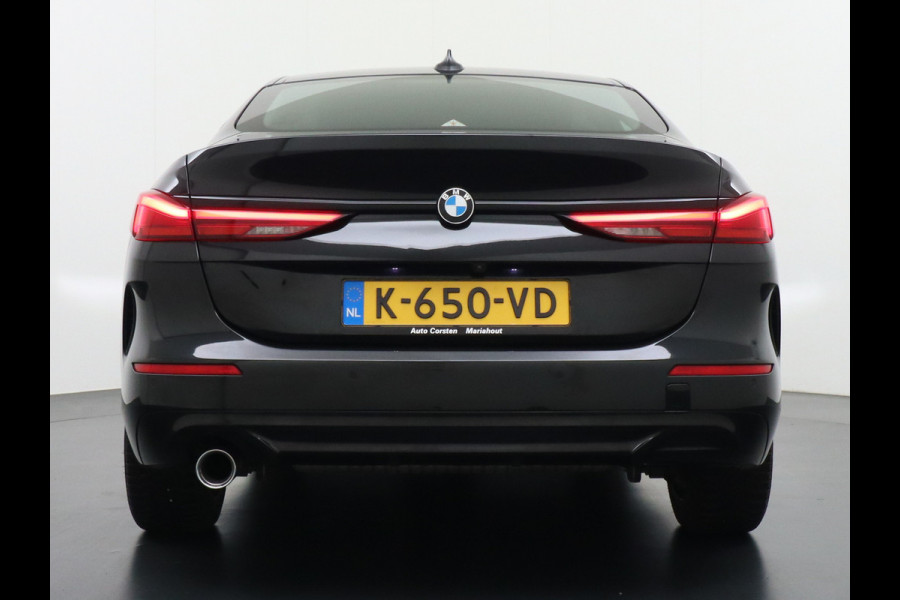 BMW 2 Serie Gran Coupé 218I AUT-7 High Executive Sportst.+Leer+Stuur+Verwarmd Apple Carplay Camera Android Navi Sport line Live Cockpit Prof Adap.Led Carbon-delen DAB Regen- en lichtsensor Speed Limit Info Connected services EURO6 Origin.Nederlandse auto ! Zeer compleet