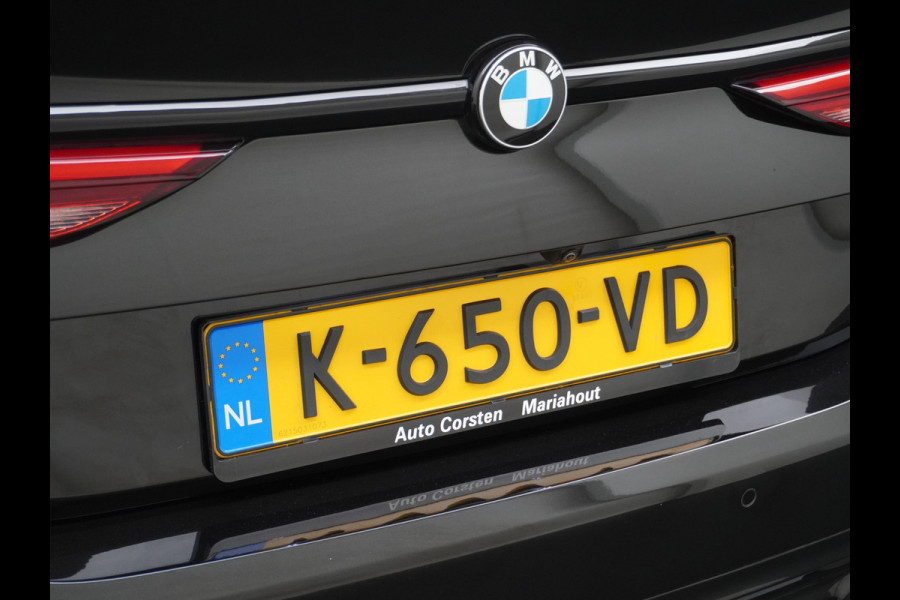 BMW 2 Serie Gran Coupé 218I AUT-7 High Executive Sportst.+Leer+Stuur+Verwarmd Apple Carplay Camera Android Navi Sport line Live Cockpit Prof Adap.Led Carbon-delen DAB Regen- en lichtsensor Speed Limit Info Connected services EURO6 Origin.Nederlandse auto ! Zeer compleet
