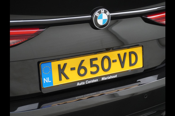 BMW 2 Serie Gran Coupé 218I AUT-7 High Executive Sportst.+Leer+Stuur+Verwarmd Apple Carplay Camera Android Navi Sport line Live Cockpit Prof Adap.Led Carbon-delen DAB Regen- en lichtsensor Speed Limit Info Connected services EURO6 Origin.Nederlandse auto ! Zeer compleet