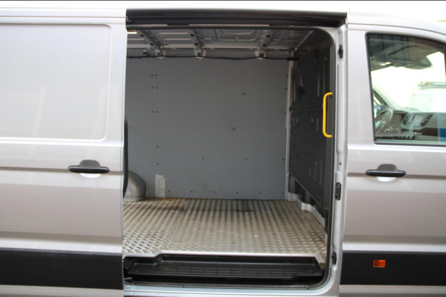 Volkswagen Crafter 35 2.0 TDI L3H2 / App connect / Gev. Stoel / Cruise / dealer onderhouden