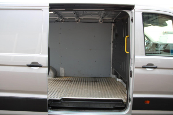 Volkswagen Crafter 35 2.0 TDI L3H2 / App connect / Gev. Stoel / Cruise / dealer onderhouden