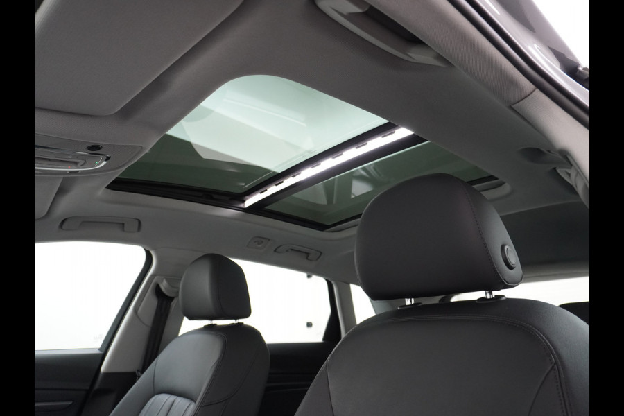 Audi e-tron Luchtvering Elektr.Leer+Memory+Verwarmd Pano-Dak Adap.Cruise Carplay LED Park-Assist PDC-a+V E-tron 20" Elektr.Achterklep 50 Qua Level-ride Actieve luidspreker E-Call Audi-Connect Keyless-go PTC SpoorAssist