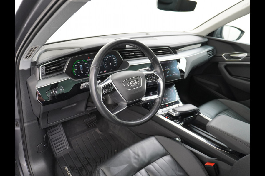 Audi e-tron Luchtvering Elektr.Leer+Memory+Verwarmd Pano-Dak Adap.Cruise Carplay LED Park-Assist PDC-a+V E-tron 20" Elektr.Achterklep 50 Qua Level-ride Actieve luidspreker E-Call Audi-Connect Keyless-go PTC SpoorAssist