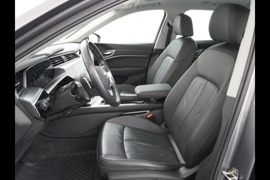 Audi e-tron Luchtvering Elektr.Leer+Memory+Verwarmd Pano-Dak Adap.Cruise Carplay LED Park-Assist PDC-a+V E-tron 20" Elektr.Achterklep 50 Qua Level-ride Actieve luidspreker E-Call Audi-Connect Keyless-go PTC SpoorAssist