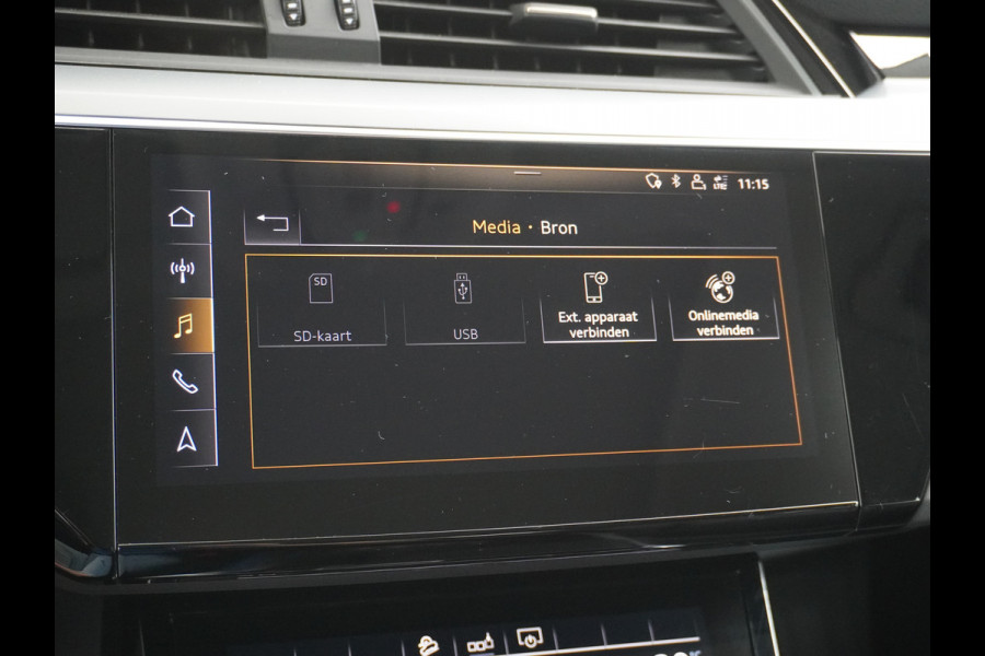 Audi e-tron Luchtvering Elektr.Leer+Memory+Verwarmd Pano-Dak Adap.Cruise Carplay LED Park-Assist PDC-a+V E-tron 20" Elektr.Achterklep 50 Qua Level-ride Actieve luidspreker E-Call Audi-Connect Keyless-go PTC SpoorAssist