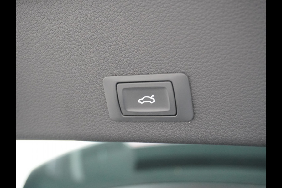 Audi e-tron Luchtvering Elektr.Leer+Memory+Verwarmd Pano-Dak Adap.Cruise Carplay LED Park-Assist PDC-a+V E-tron 20" Elektr.Achterklep 50 Qua Level-ride Actieve luidspreker E-Call Audi-Connect Keyless-go PTC SpoorAssist