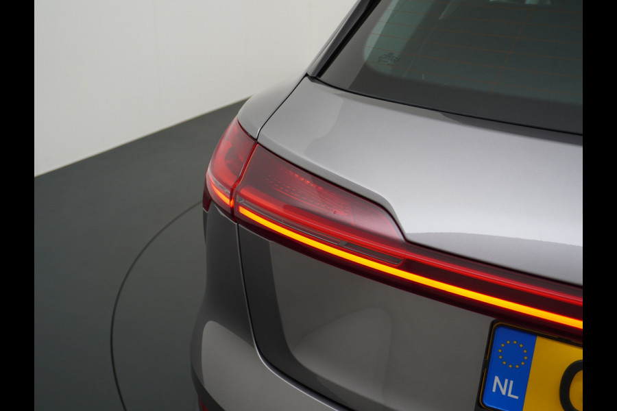 Audi e-tron Luchtvering Elektr.Leer+Memory+Verwarmd Pano-Dak Adap.Cruise Carplay LED Park-Assist PDC-a+V E-tron 20" Elektr.Achterklep 50 Qua Level-ride Actieve luidspreker E-Call Audi-Connect Keyless-go PTC SpoorAssist