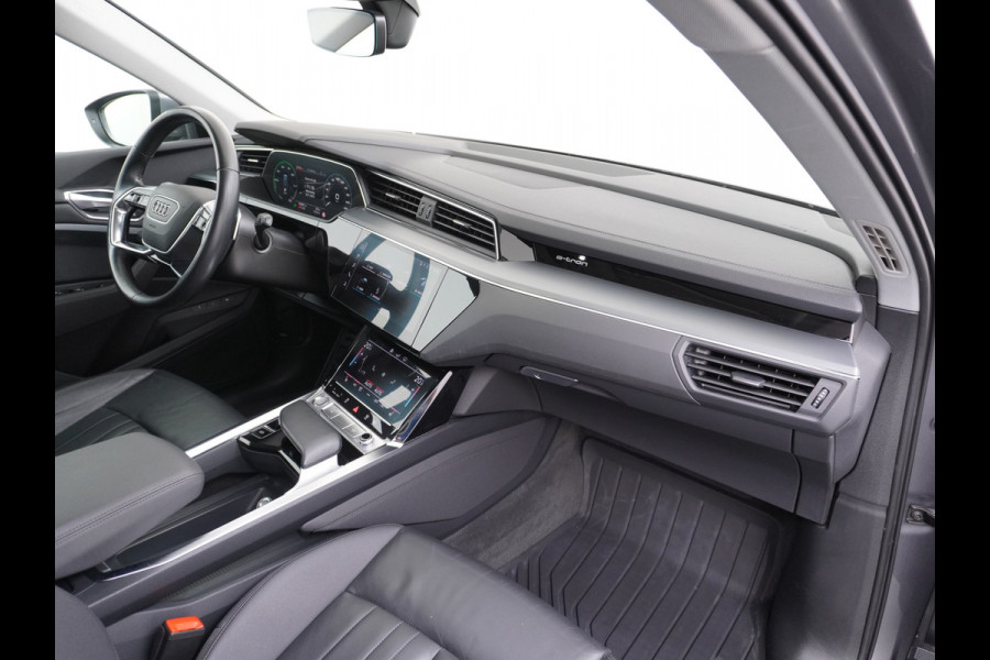 Audi e-tron Luchtvering Elektr.Leer+Memory+Verwarmd Pano-Dak Adap.Cruise Carplay LED Park-Assist PDC-a+V E-tron 20" Elektr.Achterklep 50 Qua Level-ride Actieve luidspreker E-Call Audi-Connect Keyless-go PTC SpoorAssist