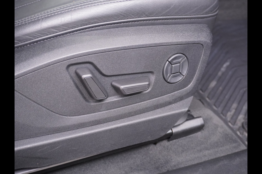 Audi e-tron Luchtvering Elektr.Leer+Memory+Verwarmd Pano-Dak Adap.Cruise Carplay LED Park-Assist PDC-a+V E-tron 20" Elektr.Achterklep 50 Qua Level-ride Actieve luidspreker E-Call Audi-Connect Keyless-go PTC SpoorAssist
