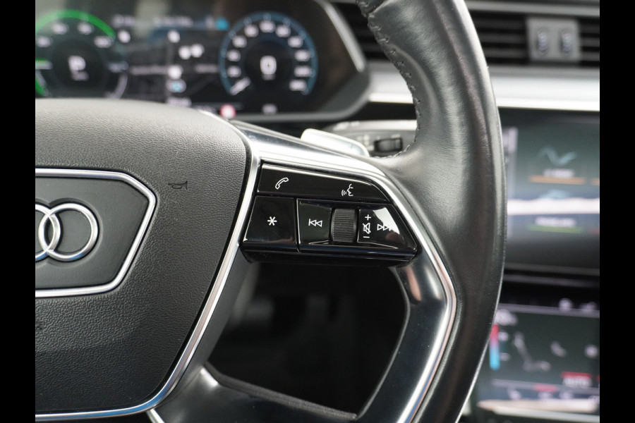 Audi e-tron Luchtvering Elektr.Leer+Memory+Verwarmd Pano-Dak Adap.Cruise Carplay LED Park-Assist PDC-a+V E-tron 20" Elektr.Achterklep 50 Qua Level-ride Actieve luidspreker E-Call Audi-Connect Keyless-go PTC SpoorAssist