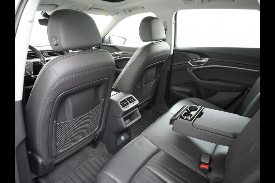 Audi e-tron Luchtvering Elektr.Leer+Memory+Verwarmd Pano-Dak Adap.Cruise Carplay LED Park-Assist PDC-a+V E-tron 20" Elektr.Achterklep 50 Qua Level-ride Actieve luidspreker E-Call Audi-Connect Keyless-go PTC SpoorAssist