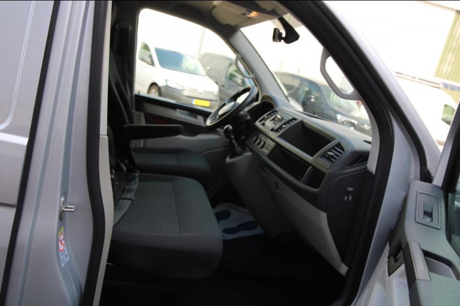 Volkswagen Transporter 2.0 TDI L2H1 Comfortline / Trekhaak / Imperiaal / Cruise / 3 zits