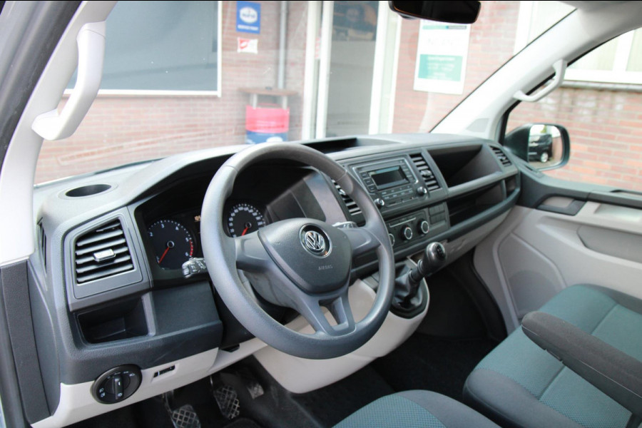 Volkswagen Transporter 2.0 TDI L2H1 Comfortline / Trekhaak / Imperiaal / Cruise / 3 zits