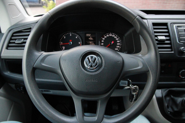 Volkswagen Transporter 2.0 TDI L2H1 Comfortline / Trekhaak / Imperiaal / Cruise / 3 zits
