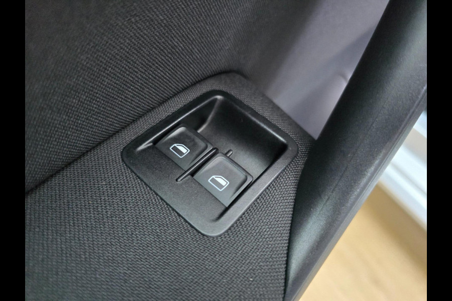 Volkswagen Polo Occasion 1.2 TSI Highline met carplay radio en sportieve look | Tweedehands Volkswagen Polo in zilvergrijs | Km's!