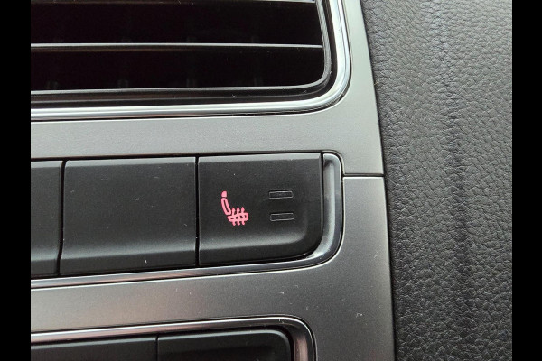 Volkswagen Polo Occasion 1.2 TSI Highline met carplay radio en sportieve look | Tweedehands Volkswagen Polo in zilvergrijs | Km's!