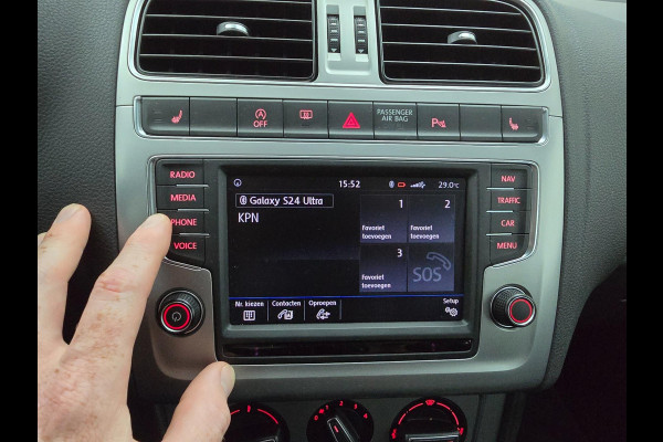 Volkswagen Polo Occasion 1.2 TSI Highline met carplay radio en sportieve look | Tweedehands Volkswagen Polo in zilvergrijs | Km's!
