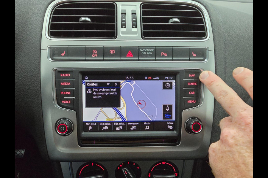 Volkswagen Polo Occasion 1.2 TSI Highline met carplay radio en sportieve look | Tweedehands Volkswagen Polo in zilvergrijs | Km's!