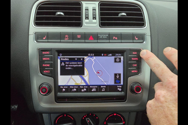 Volkswagen Polo Occasion 1.2 TSI Highline met carplay radio en sportieve look | Tweedehands Volkswagen Polo in zilvergrijs | Km's!