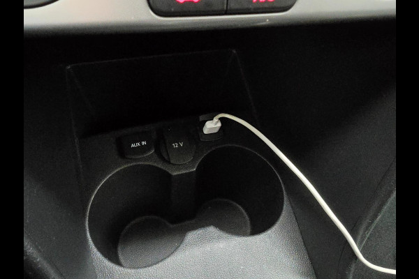 Volkswagen Polo Occasion 1.2 TSI Highline met carplay radio en sportieve look | Tweedehands Volkswagen Polo in zilvergrijs | Km's!