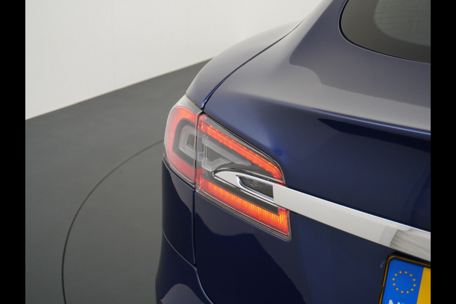 Tesla Model S 75D AWD Luchtvering AutoPilot Navi Panoramadak Camera Led Elektr.Stuur en Stoel+Geheugen+Spiegels+verwarmd Elektr.Achterklep Key 19"Lmv 4WD WiFi Rijstrookhulp Bordherkenning ACC ESP Dodehoek Detector Mistlampen NVIDIA®Tegra® Processor HomeLink 5 Origineel Nederlandse Tesla Nieuwprijs €87.150 Garantie op de accu/motor tot 29-03-2026/240.000km