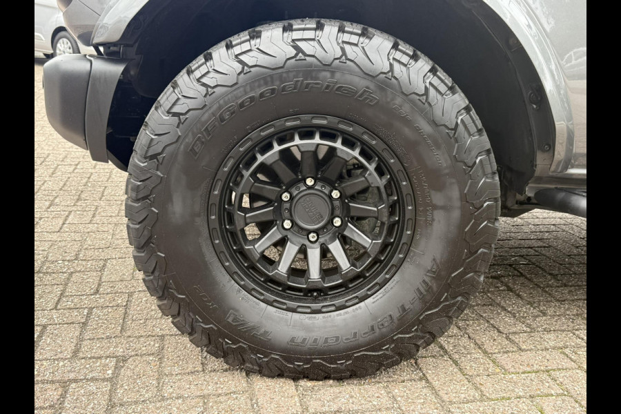 Ford Bronco 2.7 Badlands | V6 336PK | Carbonized Grey | Afneembare trekhaak | Grijs kenteken | Prijs ex. BTW | Speciale wielen en accessoires zie tekst | Ombouw grijs kenteken - 2 zitplaatsen