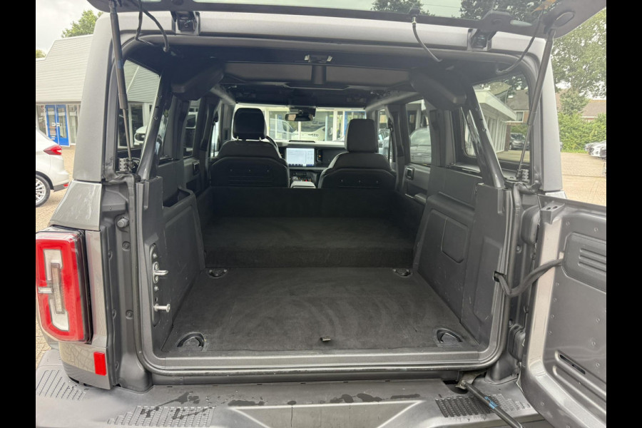 Ford Bronco 2.7 Badlands | V6 336PK | Carbonized Grey | Afneembare trekhaak | Grijs kenteken | Prijs ex. BTW | Speciale wielen en accessoires zie tekst | Ombouw grijs kenteken - 2 zitplaatsen