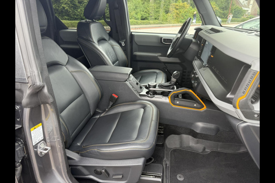Ford Bronco 2.7 Badlands | V6 336PK | Carbonized Grey | Afneembare trekhaak | Grijs kenteken | Prijs ex. BTW | Speciale wielen en accessoires zie tekst | Ombouw grijs kenteken - 2 zitplaatsen