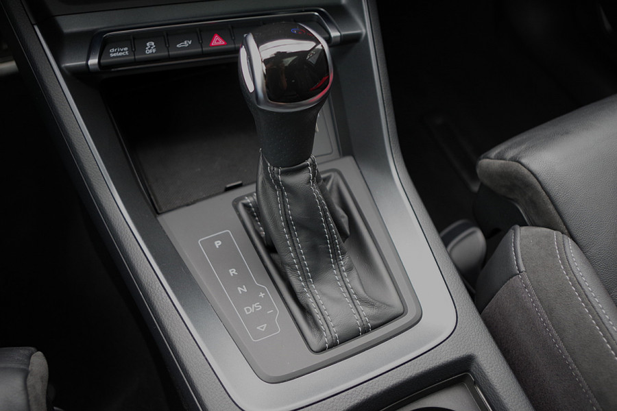 Audi Q3 Sportback 45 TFSI e 245 PK S-Line Edition PHEV, Schuif-Kanteldak, Cruise Control, Carplay, LED Koplampen