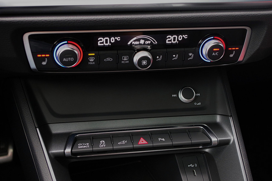 Audi Q3 Sportback 45 TFSI e 245 PK S-Line Edition PHEV, Schuif-Kanteldak, Cruise Control, Carplay, LED Koplampen