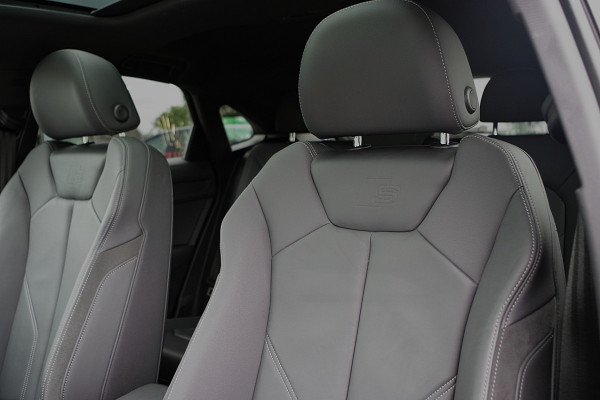 Audi Q3 Sportback 45 TFSI e 245 PK S-Line Edition PHEV, Schuif-Kanteldak, Cruise Control, Carplay, LED Koplampen