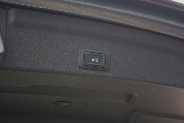 Audi Q3 Sportback 45 TFSI e 245 PK S-Line Edition PHEV, Schuif-Kanteldak, Cruise Control, Carplay, LED Koplampen