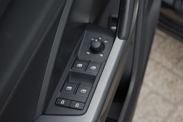 Audi Q3 Sportback 45 TFSI e 245 PK S-Line Edition PHEV, Schuif-Kanteldak, Cruise Control, Carplay, LED Koplampen
