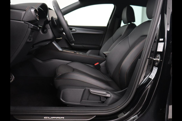 CUPRA Leon 1.5 TSI e-Hybrid | Stoel & stuurverwarming | Camera | Adaptive cruise | Carplay | Sportstoelen | Park Assist | Sfeerverlichting | Keyless | PHEV