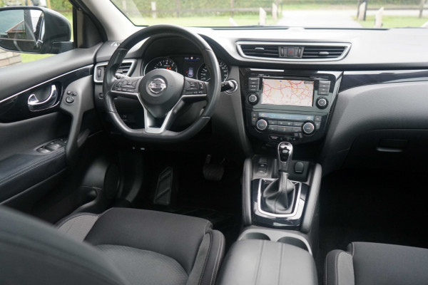 Nissan QASHQAI 1.3 DIG-T 160PK N-Connecta Automaat/Pano/360