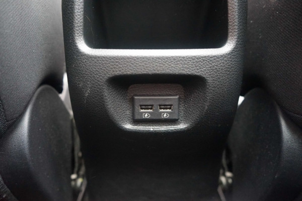 Nissan QASHQAI 1.3 DIG-T 160PK N-Connecta Automaat/Pano/360