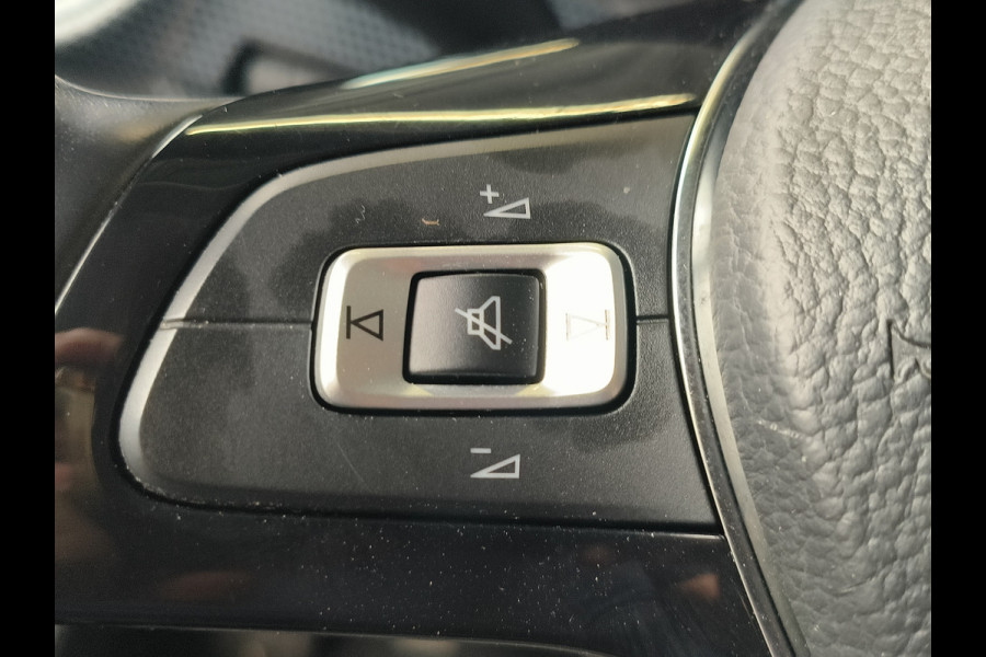 Volkswagen up! 1.0 Rijklaar + 12 maanden Bovag-garantie Henk Jongen Auto's in Helmond,  al 50 jaar service zoals 't hoort!