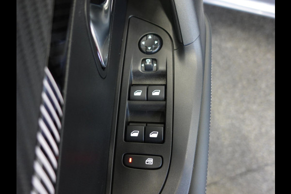 Peugeot 2008 1.2 PureTech 130pk Automaat Allure Navigatie Apple Carplay/Android Auto 360 camera Parkeersensoren Blind Spot Assist Adaptive Cruise Control Stoelverwarming Getinte ramen Climate Control
