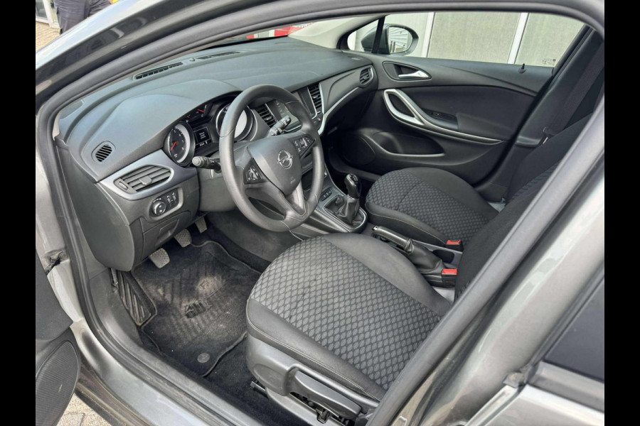 Opel Astra Sports Tourer 1.2 Business Edition