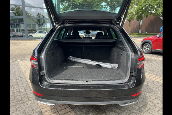 Škoda Superb Combi 1.4 TSI iV Sportline Business PHEV | PLUG-IN HYBRIDE | ADD CRUISE | STOEL/ STUURVERWARMING | ELEK. TREKHAAK | 360 CAMERA| ACHTERBANK VERWARMD| TREKHAAK | BOM VOL OPTIES | RIJKLAAR GELEVERD MET 12 MND BOVAG GARANTIE |