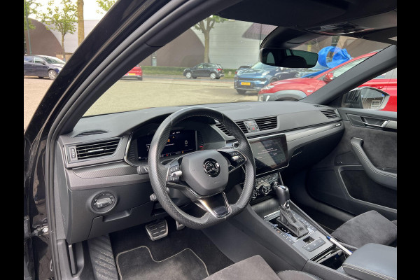Škoda Superb Combi 1.4 TSI iV Sportline Business PHEV | PLUG-IN HYBRIDE | ADD CRUISE | STOEL/ STUURVERWARMING | ELEK. TREKHAAK | 360 CAMERA| ACHTERBANK VERWARMD| TREKHAAK | BOM VOL OPTIES | RIJKLAAR GELEVERD MET 12 MND BOVAG GARANTIE |