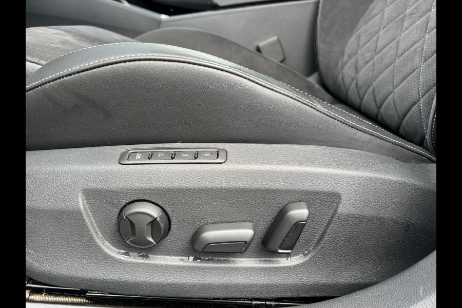 Škoda Superb Combi 1.4 TSI iV Sportline Business PHEV | PLUG-IN HYBRIDE | ADD CRUISE | STOEL/ STUURVERWARMING | ELEK. TREKHAAK | 360 CAMERA| ACHTERBANK VERWARMD| TREKHAAK | BOM VOL OPTIES | RIJKLAAR GELEVERD MET 12 MND BOVAG GARANTIE |