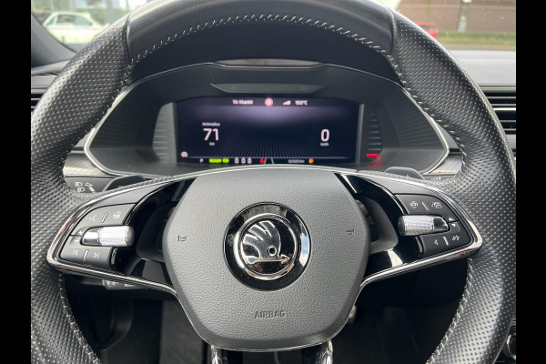 Škoda Superb Combi 1.4 TSI iV Sportline Business PHEV | PLUG-IN HYBRIDE | ADD CRUISE | STOEL/ STUURVERWARMING | ELEK. TREKHAAK | 360 CAMERA| ACHTERBANK VERWARMD| TREKHAAK | BOM VOL OPTIES | RIJKLAAR GELEVERD MET 12 MND BOVAG GARANTIE |