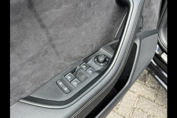 Škoda Superb Combi 1.4 TSI iV Sportline Business PHEV | PLUG-IN HYBRIDE | ADD CRUISE | STOEL/ STUURVERWARMING | ELEK. TREKHAAK | 360 CAMERA| ACHTERBANK VERWARMD| TREKHAAK | BOM VOL OPTIES | RIJKLAAR GELEVERD MET 12 MND BOVAG GARANTIE |