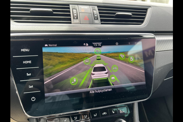 Škoda Superb Combi 1.4 TSI iV Sportline Business PHEV | PLUG-IN HYBRIDE | ADD CRUISE | STOEL/ STUURVERWARMING | ELEK. TREKHAAK | 360 CAMERA| ACHTERBANK VERWARMD| TREKHAAK | BOM VOL OPTIES | RIJKLAAR GELEVERD MET 12 MND BOVAG GARANTIE |