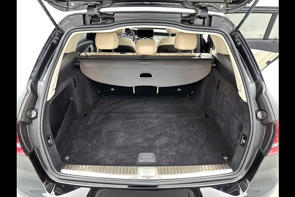 Mercedes-Benz C-Klasse Estate 180 Business Solution Avantgarde | Panoramadak | Multi spaaks lichtmetalen velgen | Navigatie | Parking support | Inclusief 24 maanden MB Certified garantie voor Europa.