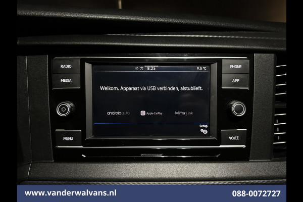 Volkswagen Transporter 2.0 TDI 150 pk L2H1 Euro6 # Airco | Trekhaak | Apple Carplay | Android Auto Parkeersensoren, Cruisecontrol