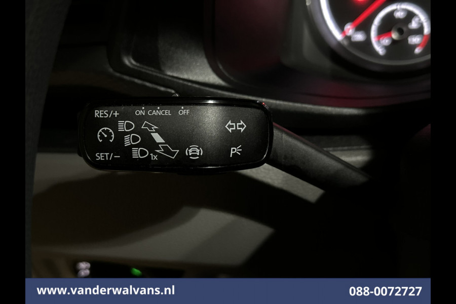 Volkswagen Transporter 2.0 TDI 150 pk L2H1 Euro6 # Airco | Trekhaak | Apple Carplay | Android Auto Parkeersensoren, Cruisecontrol