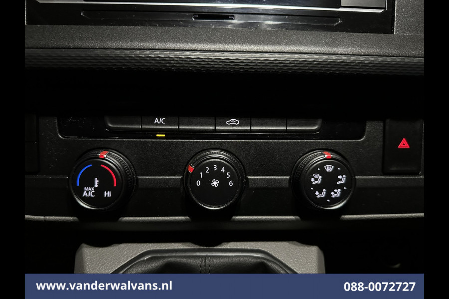 Volkswagen Transporter 2.0 TDI 150 pk L2H1 Euro6 # Airco | Trekhaak | Apple Carplay | Android Auto Parkeersensoren, Cruisecontrol
