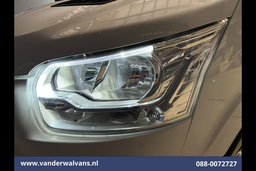 Ford Transit 2.0 TDCI L2H2 Euro6 # Airco | Camera | LED | Cruisecontrol | Parkeersensoren | Verwarmde voorruit Bijrijdersbank, 2450kg trekvermogen